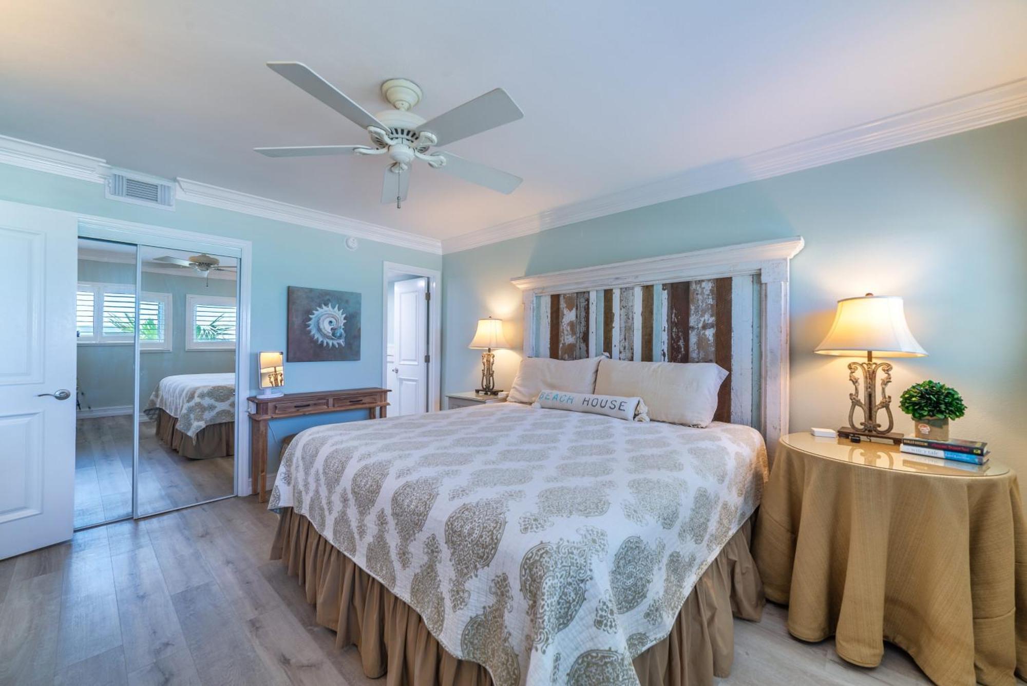 House D102 - Beachfront With Pool, Wifi, & Service Apartment