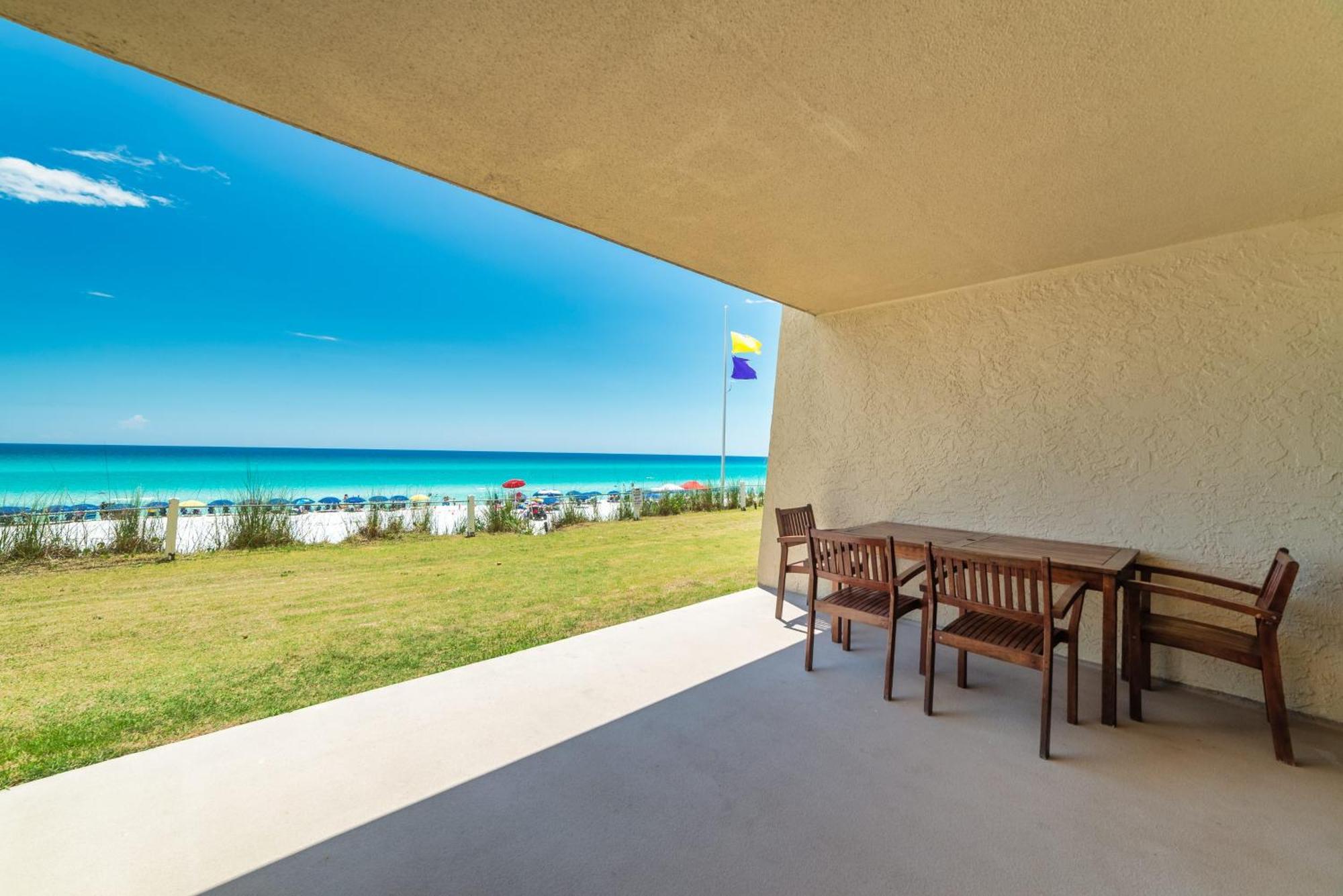 House D102 - Beachfront With Pool, Wifi, & Service Apartment *