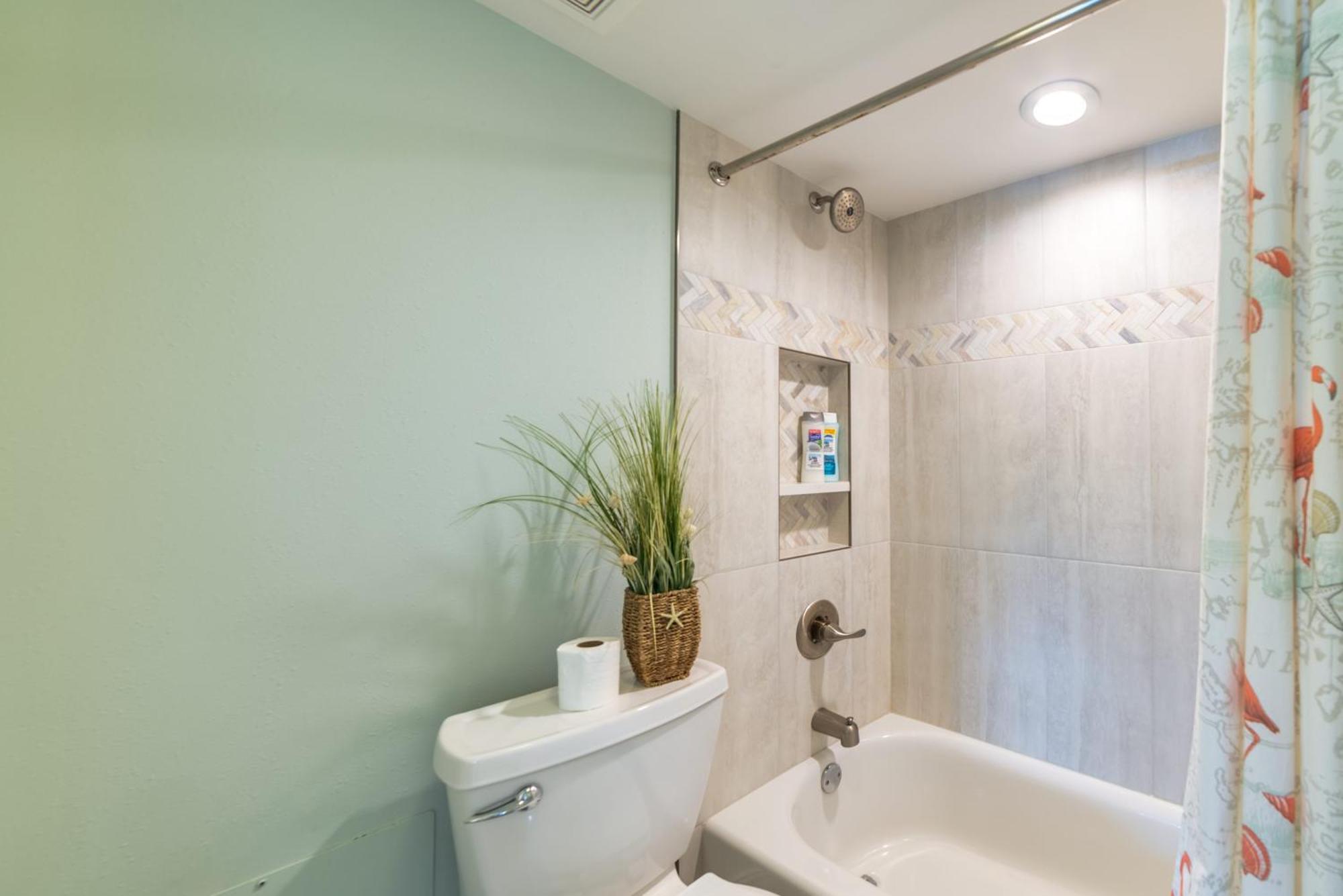 House D102 - Beachfront With Pool, Wifi, & Service * Destin