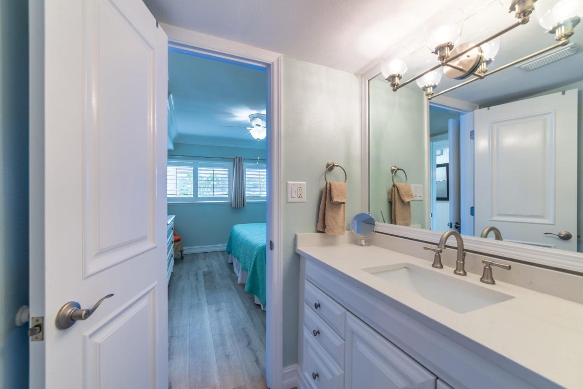 House D102 - Beachfront With Pool, Wifi, & Service *