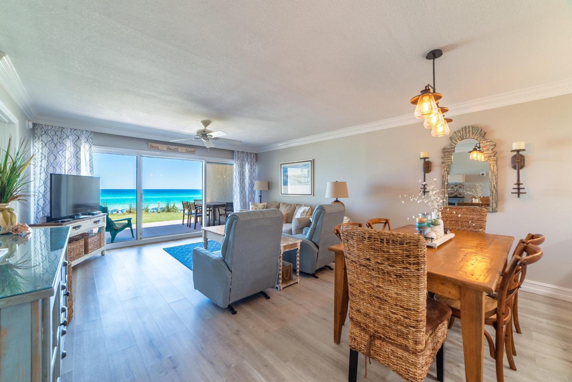 House D102 - Beachfront With Pool, Wifi, & Service *