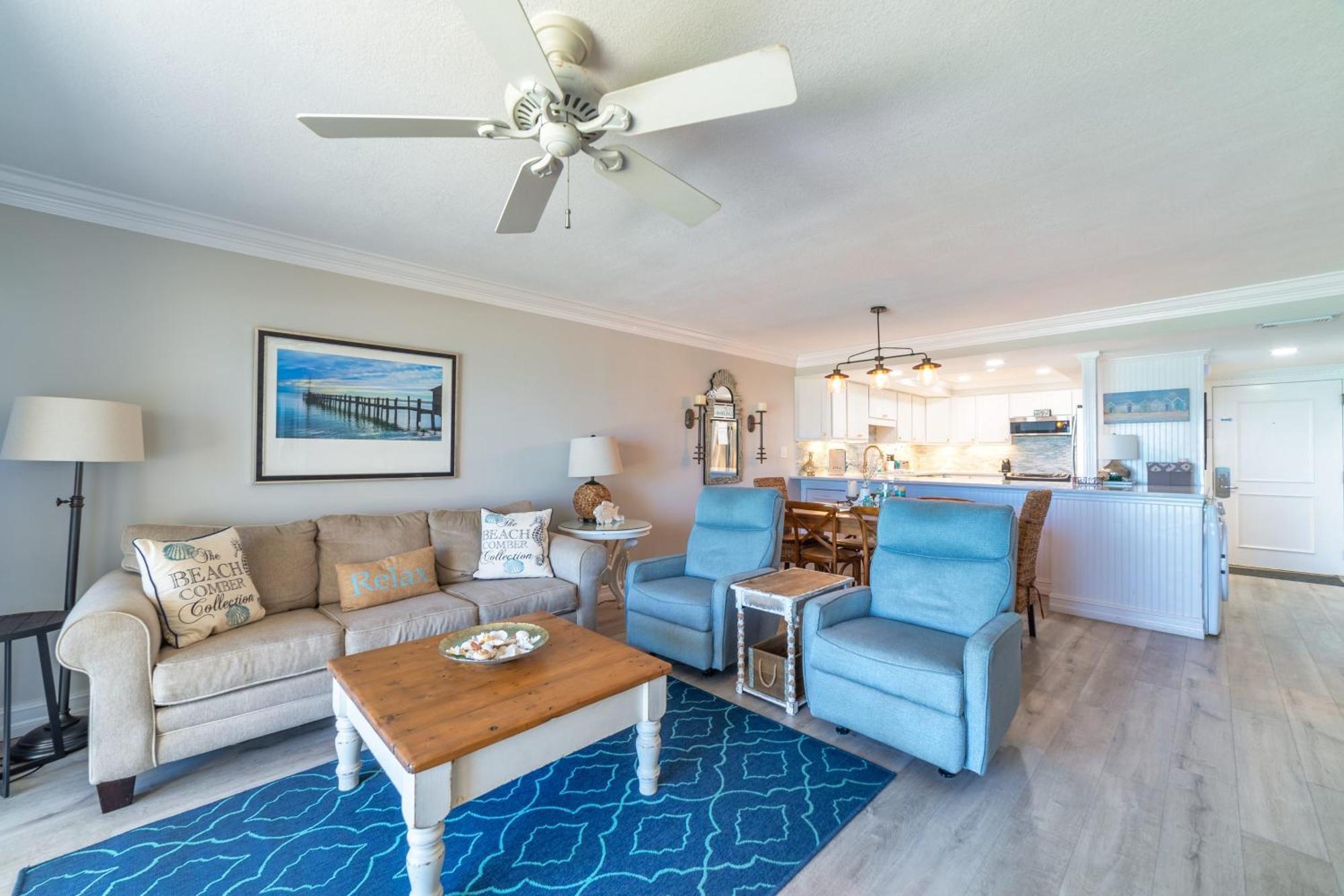 House D102 - Beachfront With Pool, Wifi, & Service *