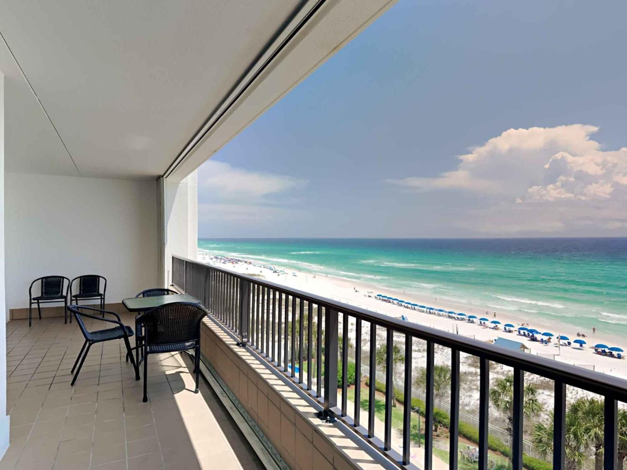 Beautiful In With Outdoor Swimming Pool And 2 Bedrooms Apartment Destin