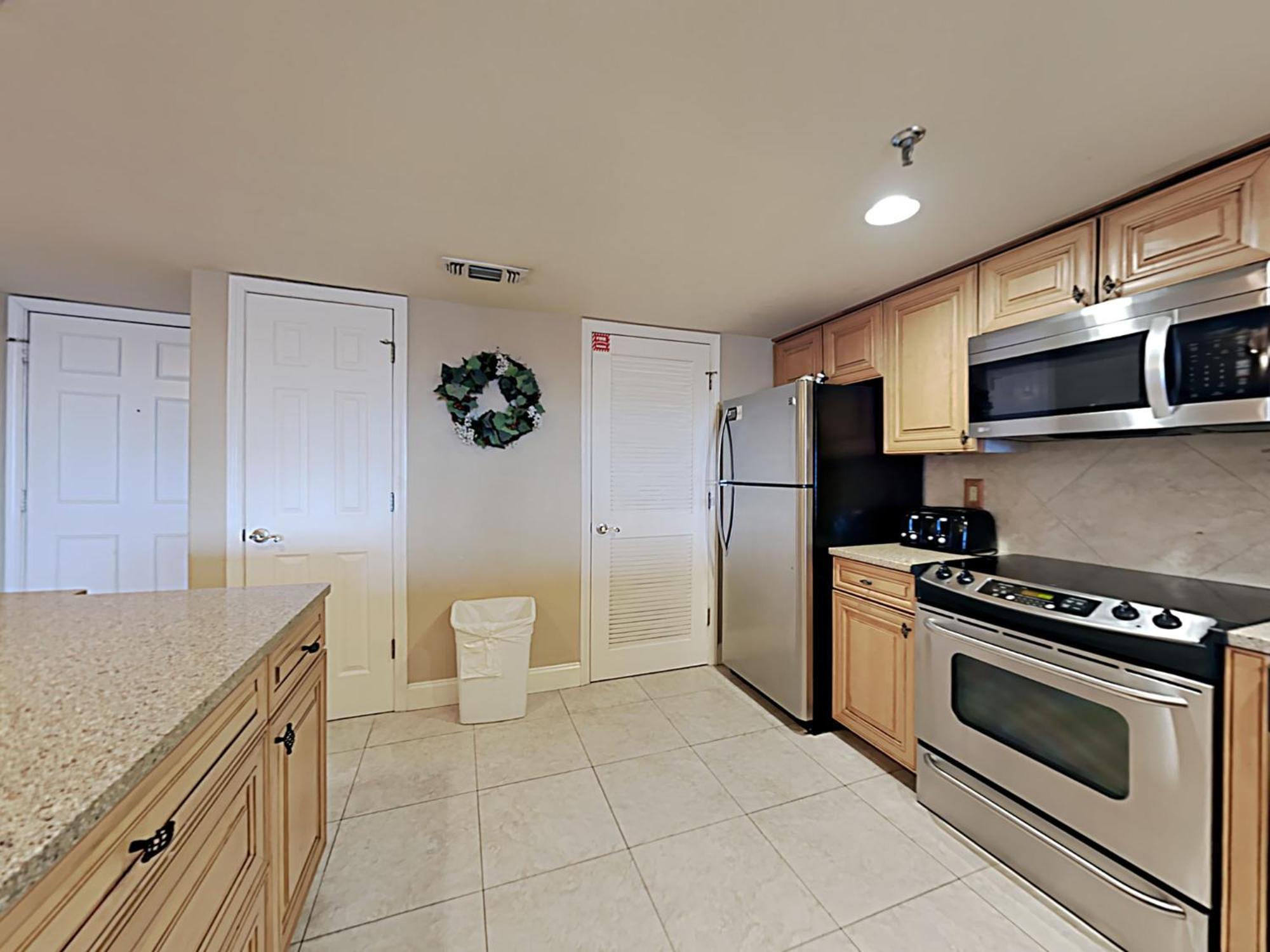 Beautiful In With Outdoor Swimming Pool And 2 Bedrooms Destin