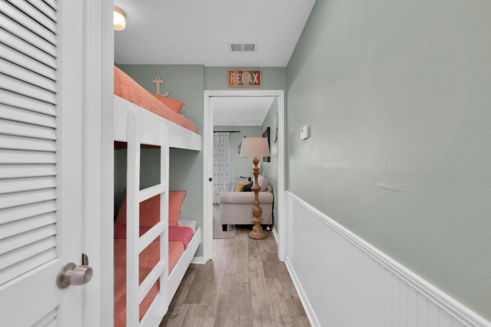 Summer Breeze 204 Holiday home