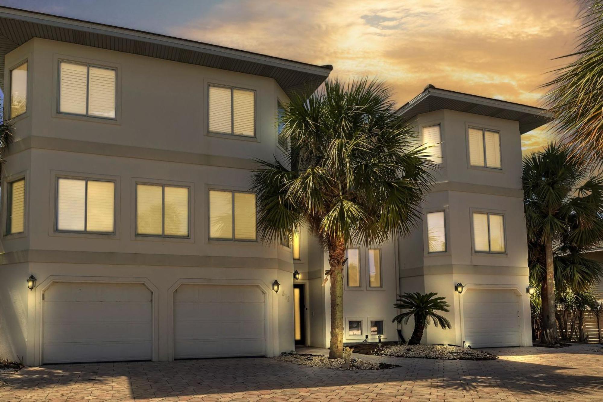 Holiday home Waterfront Dream House Pool Golf Cart & Dock Destin