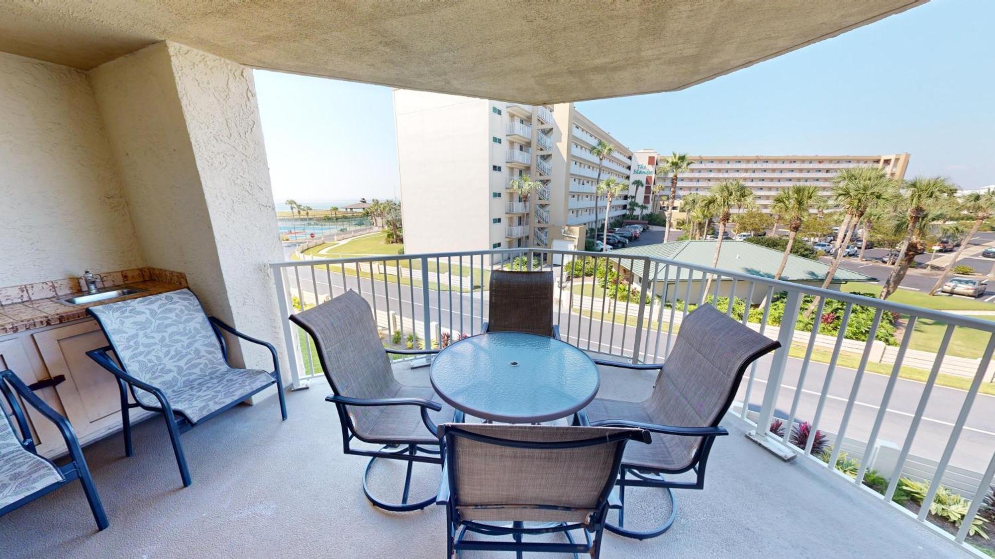 Apartment Inlet Reef 217- By Isle *