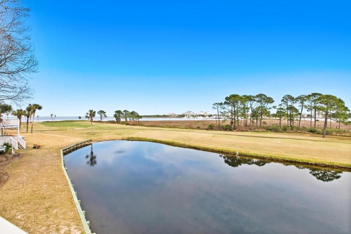 Holiday home Harbour Point 810