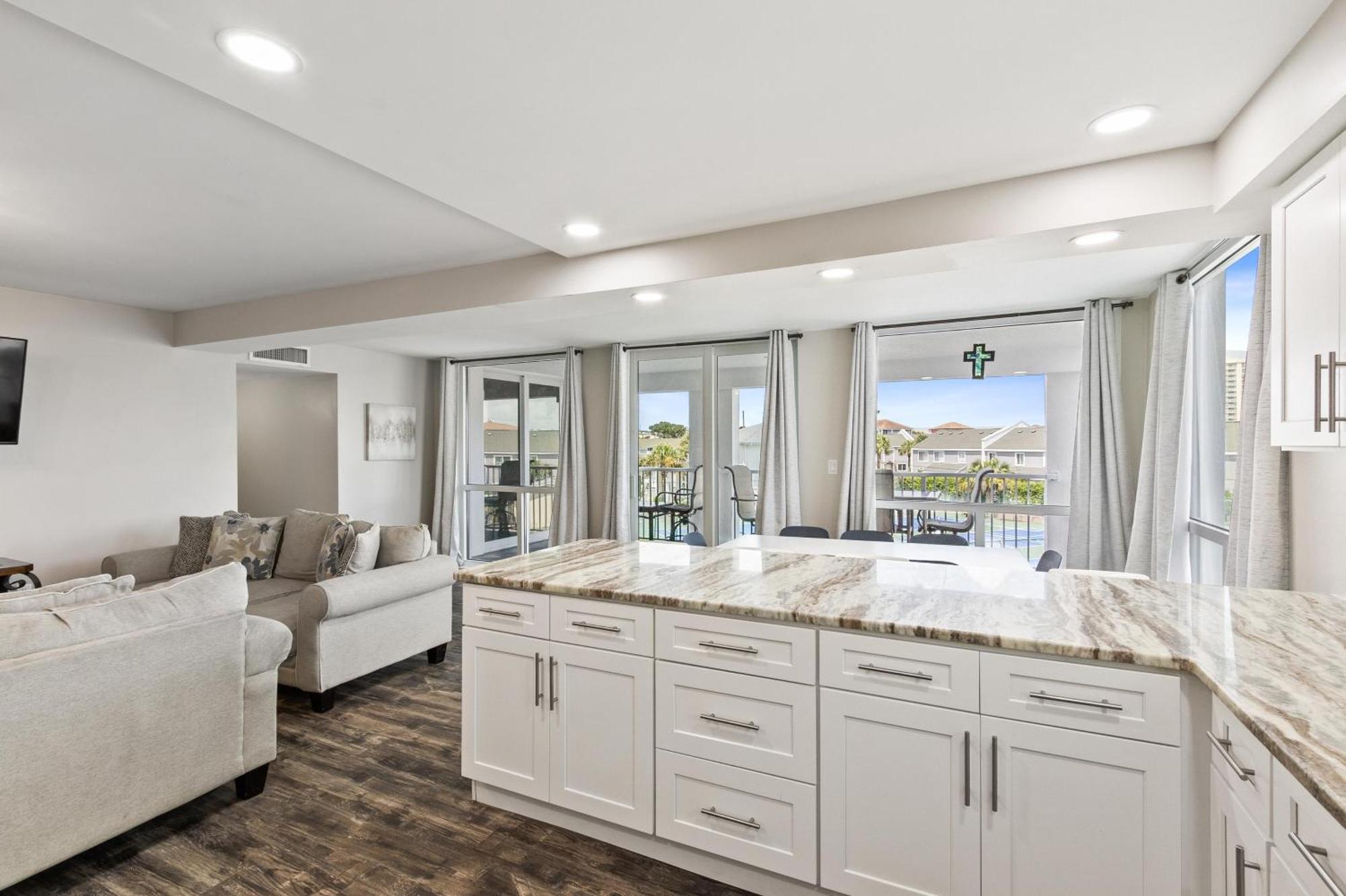 3031 Free Setup 2024 Shoreline Towers Holiday home Destin