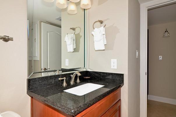 3064 - Shoreline Towers Free Setup Included! Holiday home