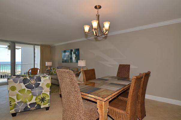 3064 - Shoreline Towers Free Setup Included! Holiday home Destin