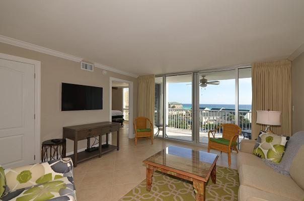 3064 - Shoreline Towers Free Setup Included! Destin