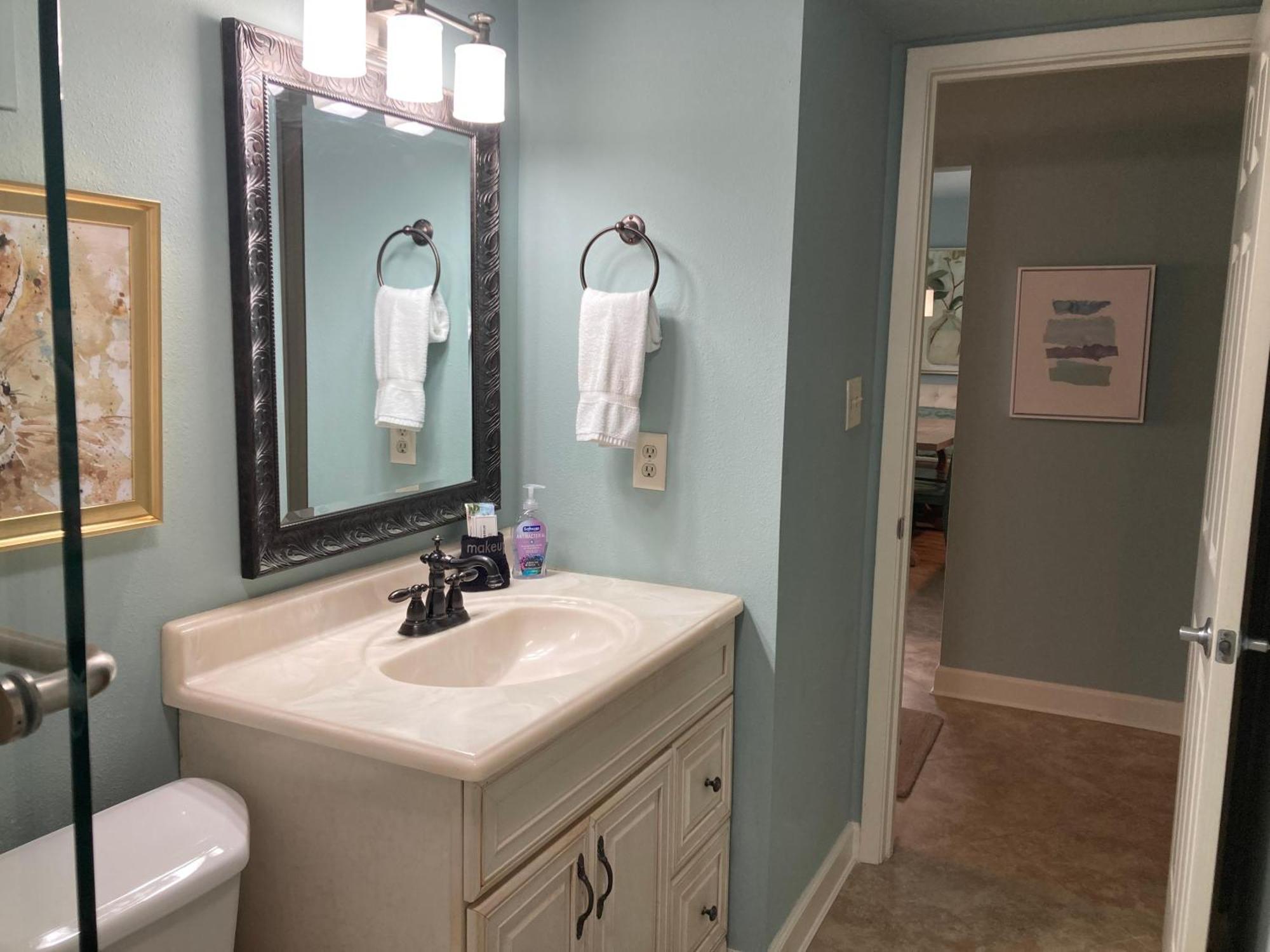 2094 - Beachfront Vacation Free Setup * Destin
