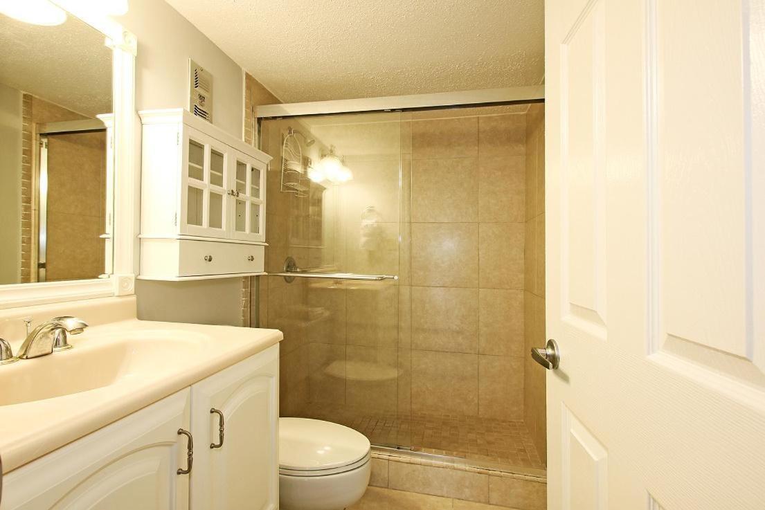 Holiday home 2111 - Shoreline Towers Unit Upgraded Condo- Free Setup!