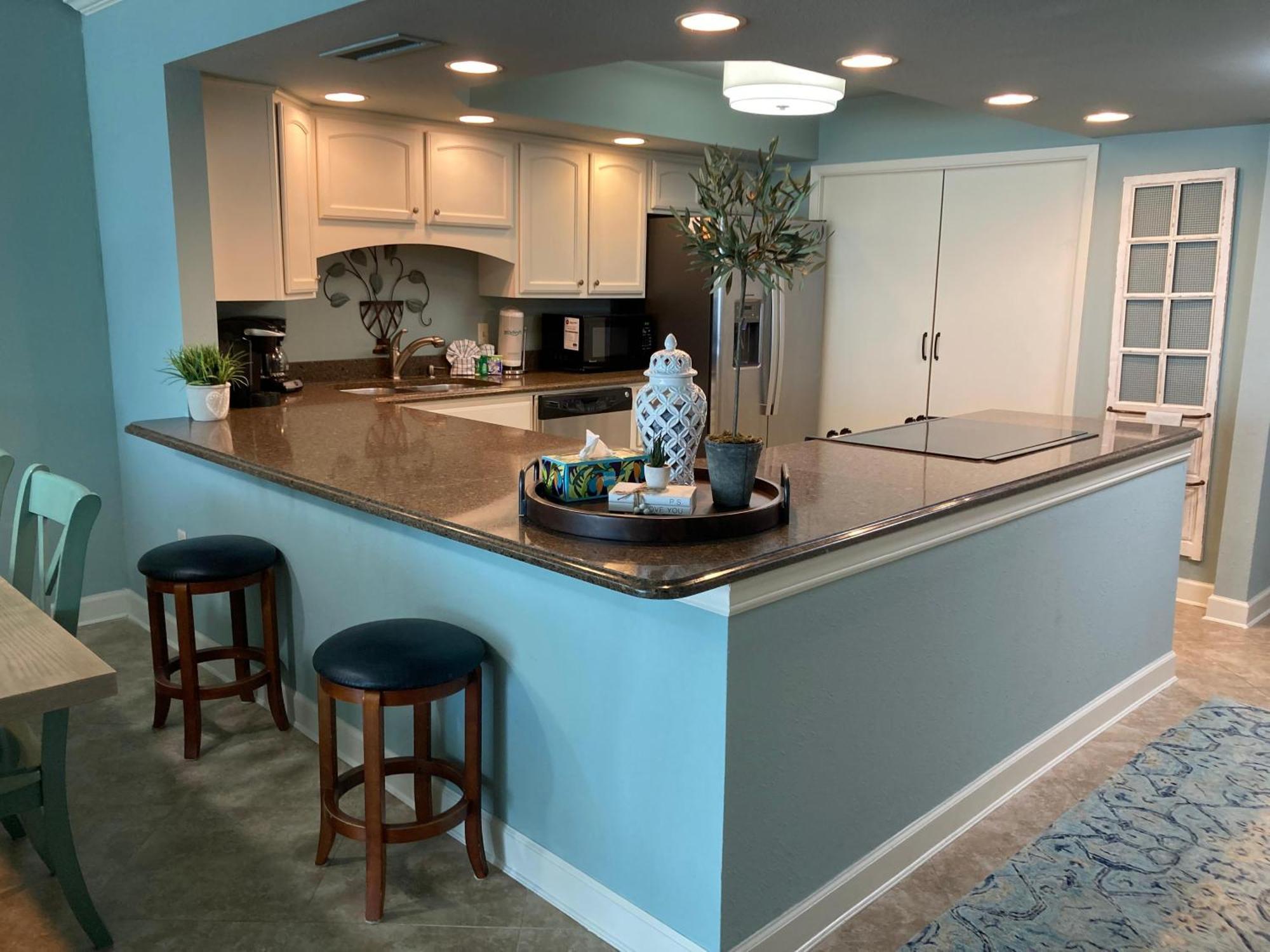 2094 - Beachfront Vacation Free Setup Destin