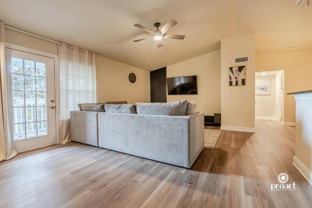 Apartment Cozy Sunrise And Sunset *