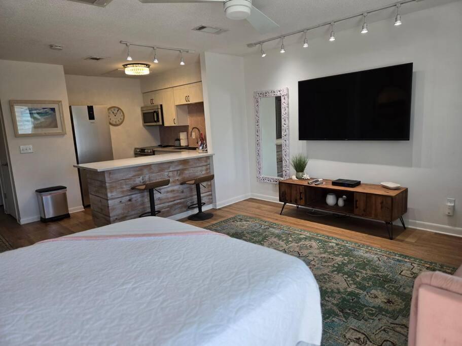 Apartment Bliss *