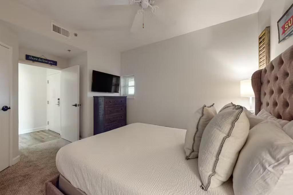 Tides 0210 * Destin