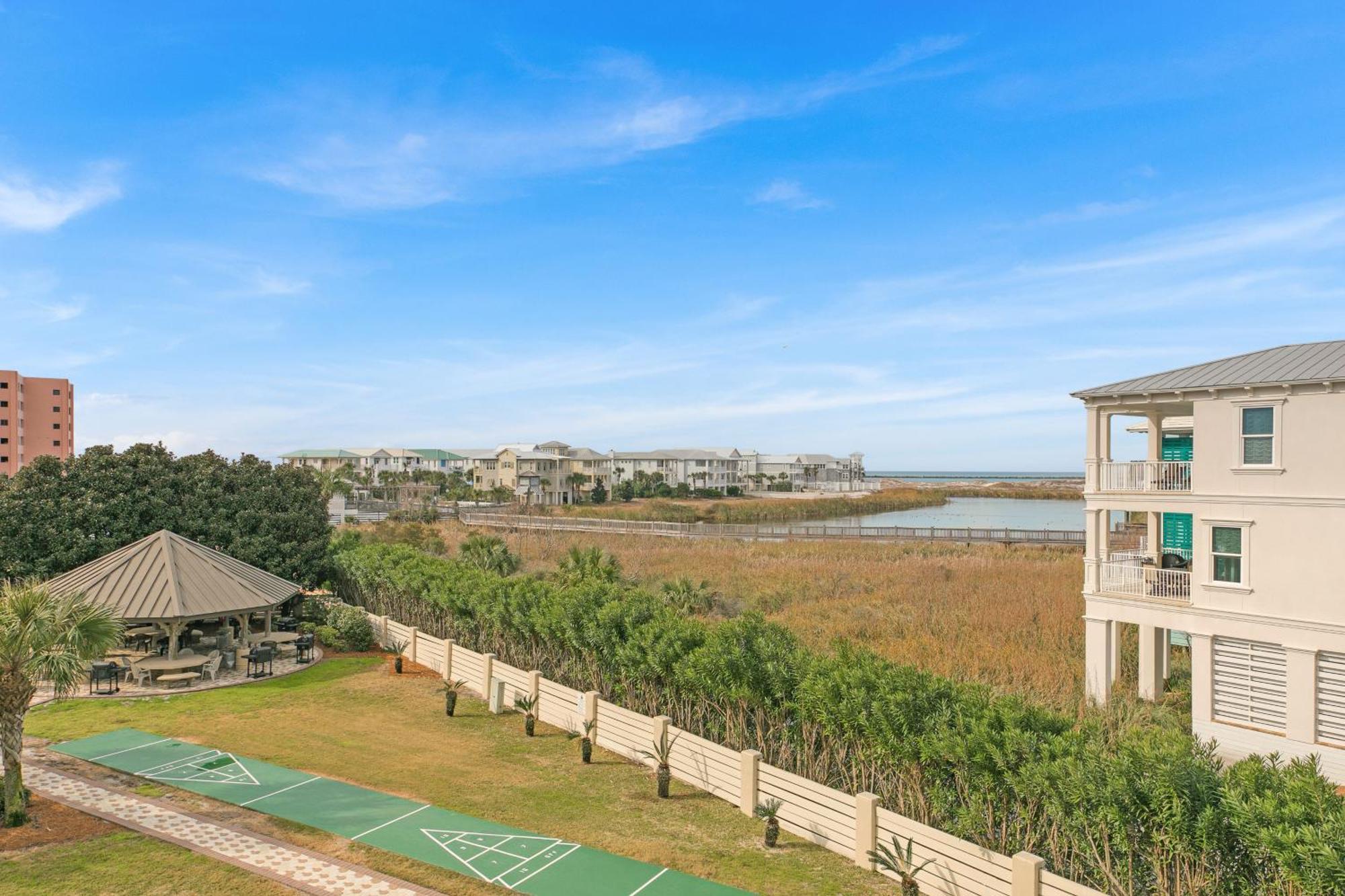 Islander 318, Updated 2 Bedroom 2 Bath, Free Service Destin