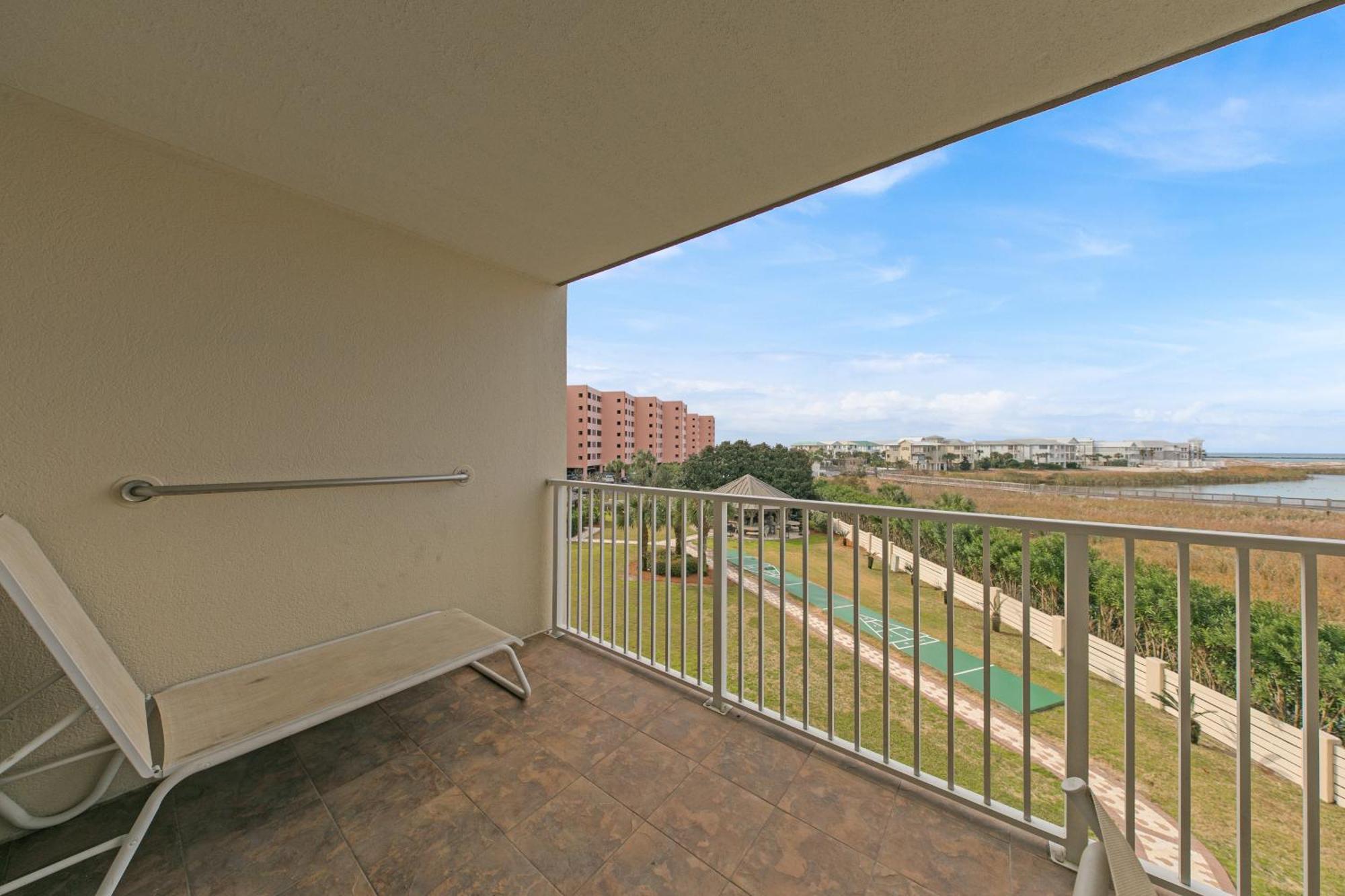 Islander 318, Updated 2 Bedroom 2 Bath, Free Service *
