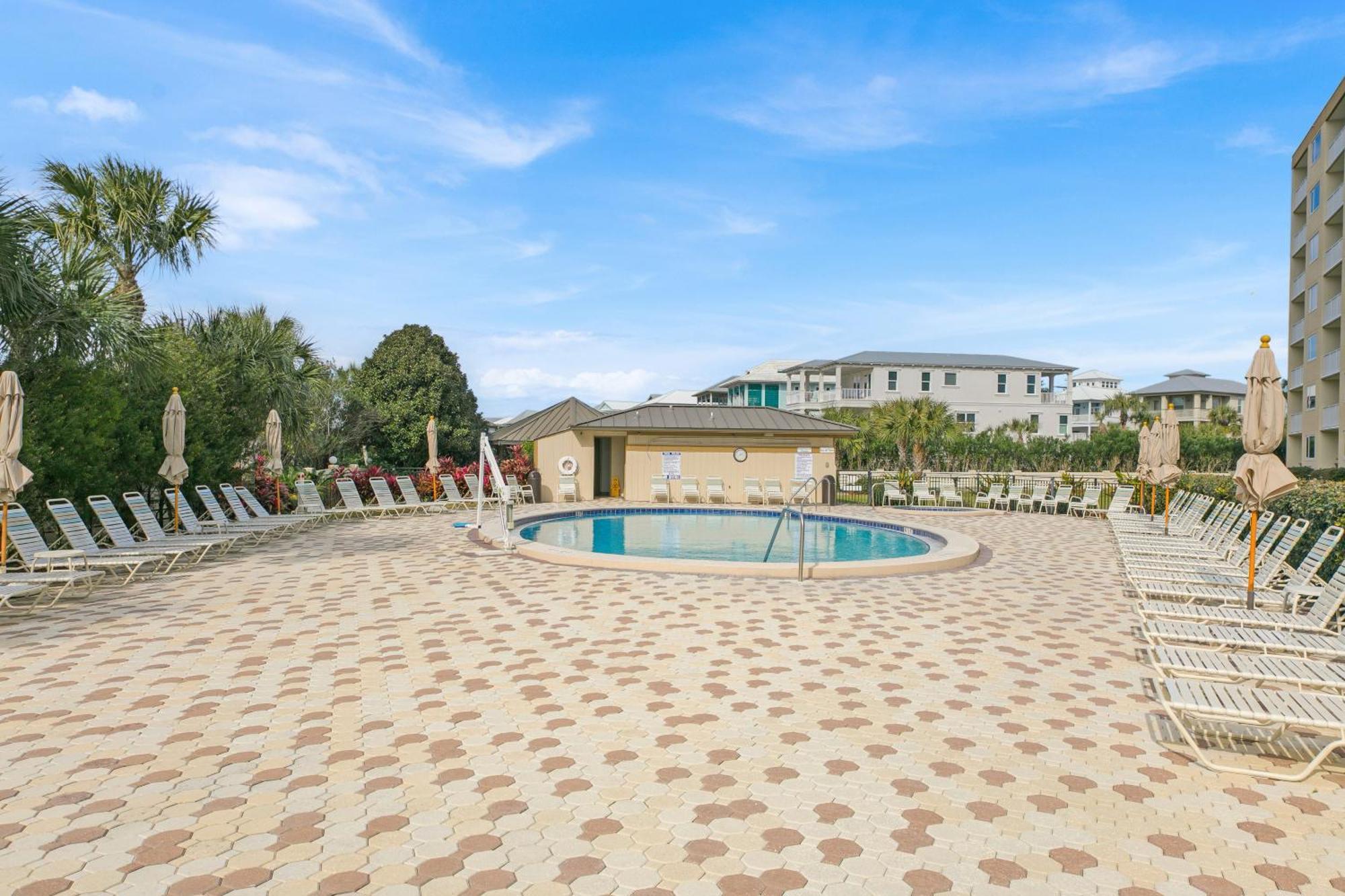 Islander 318, Updated 2 Bedroom 2 Bath, Free Service Holiday home *