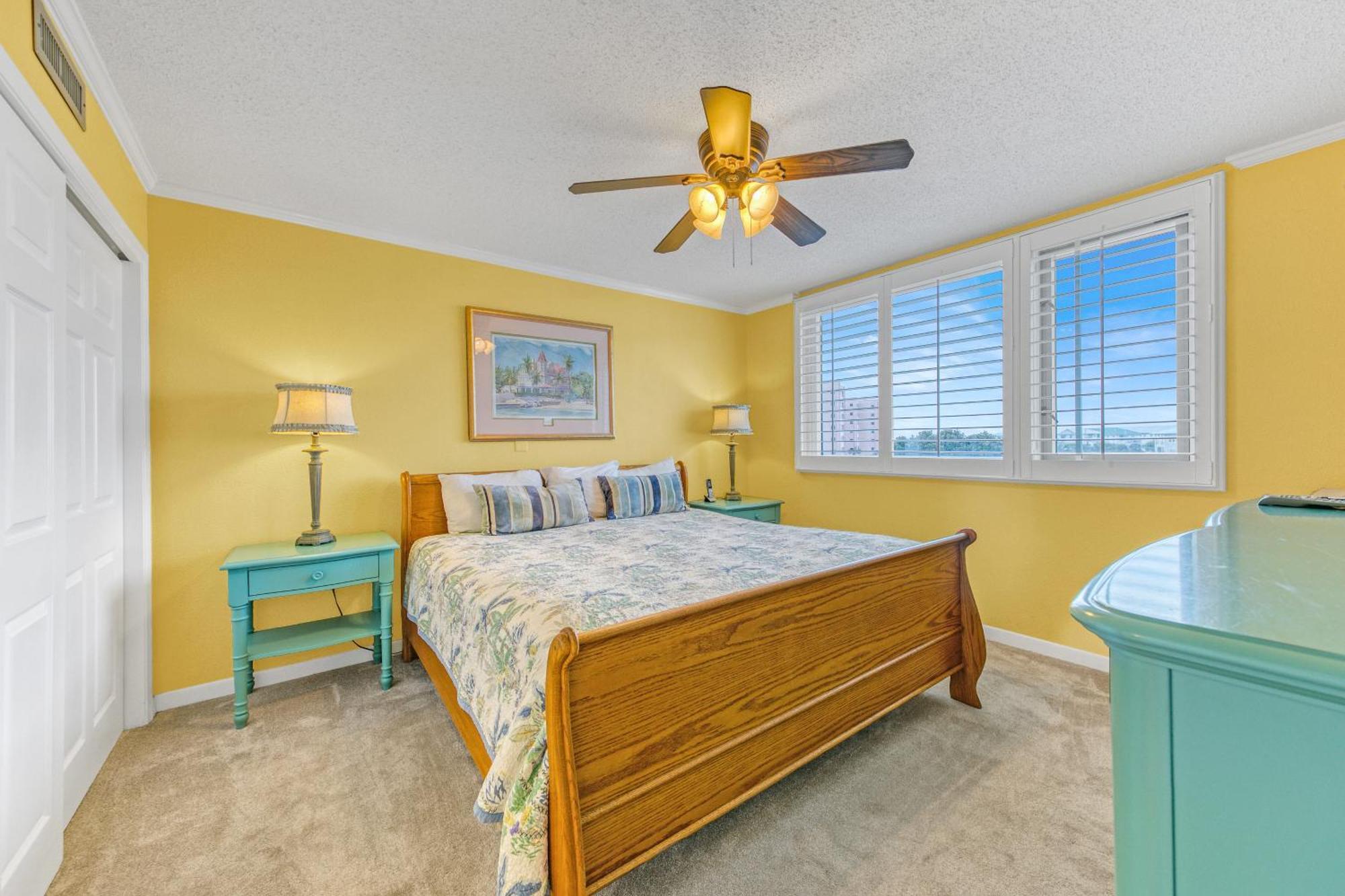 Islander 318, Updated 2 Bedroom 2 Bath, Free Service *