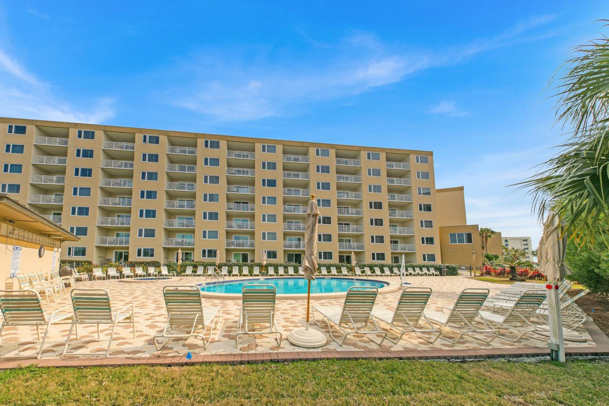 Islander 318, Updated 2 Bedroom 2 Bath, Free Service *