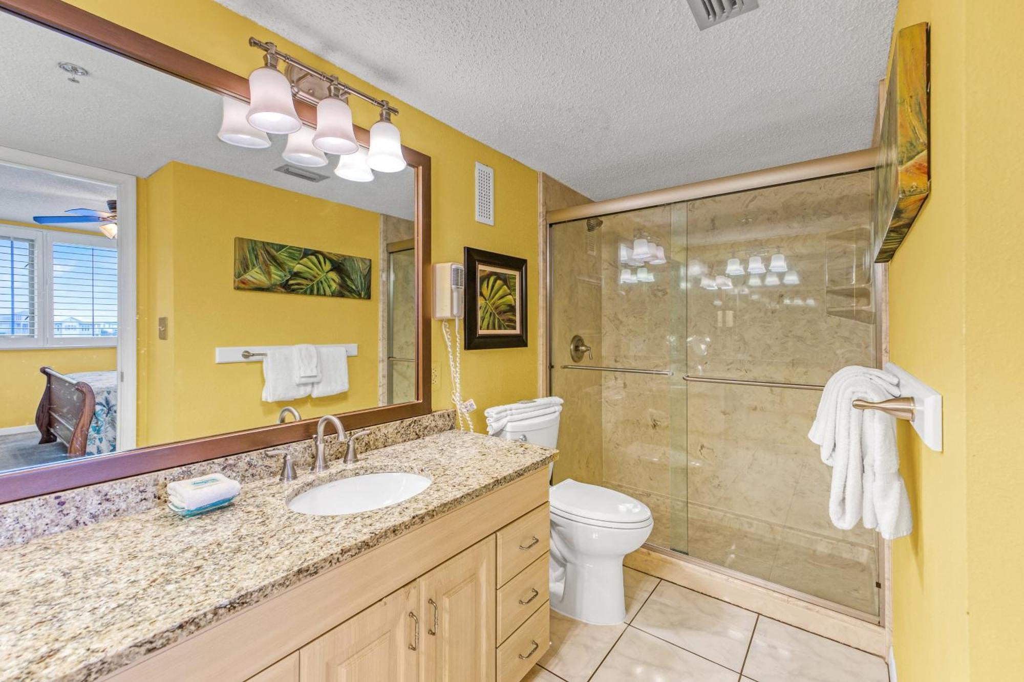 Islander 318, Updated 2 Bedroom 2 Bath, Free Service