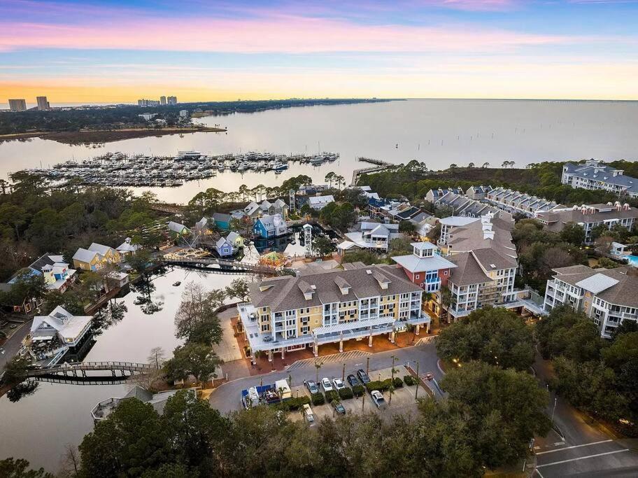 In Heart Of The Village Apartment Destin