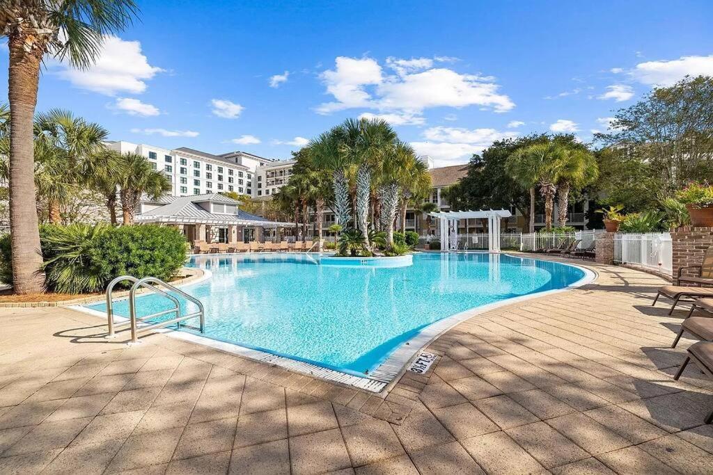 In Heart Of The Village Apartment Destin