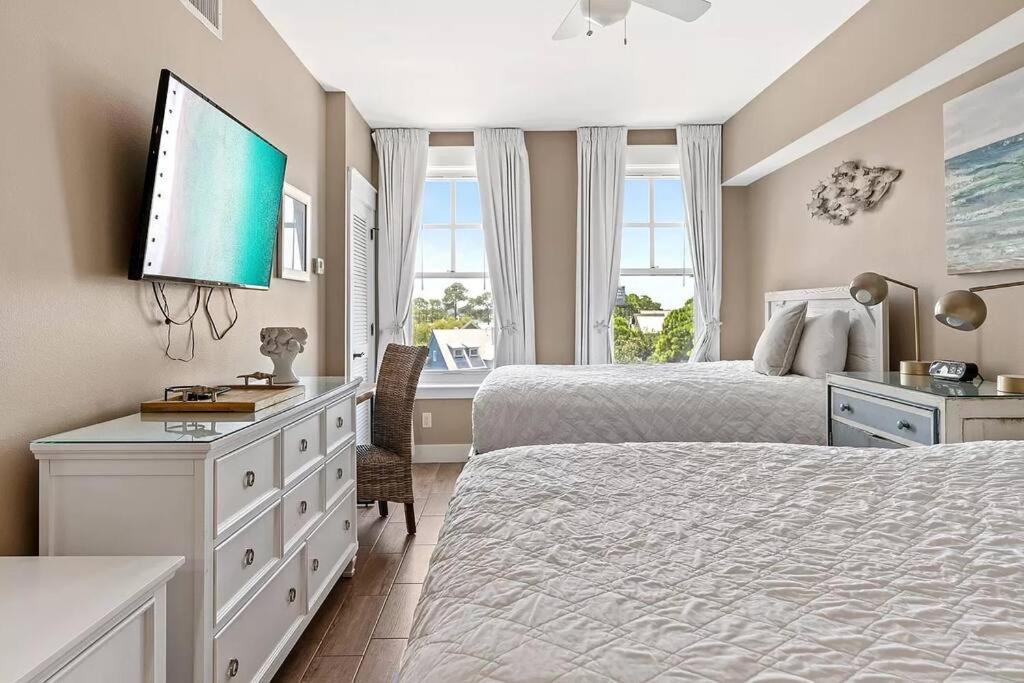 In Heart Of The Village Apartment *