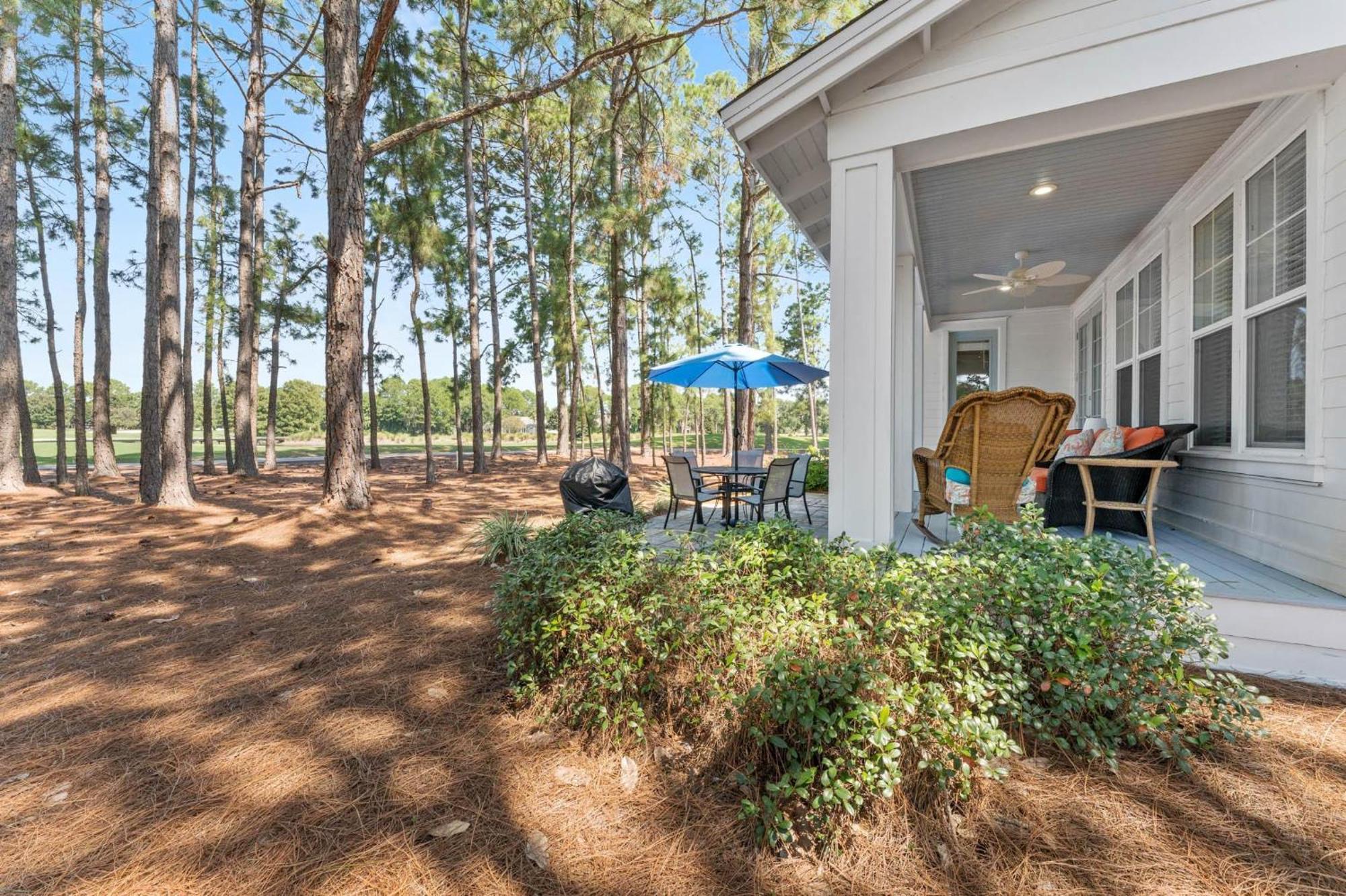 1369 Laurel Grove 