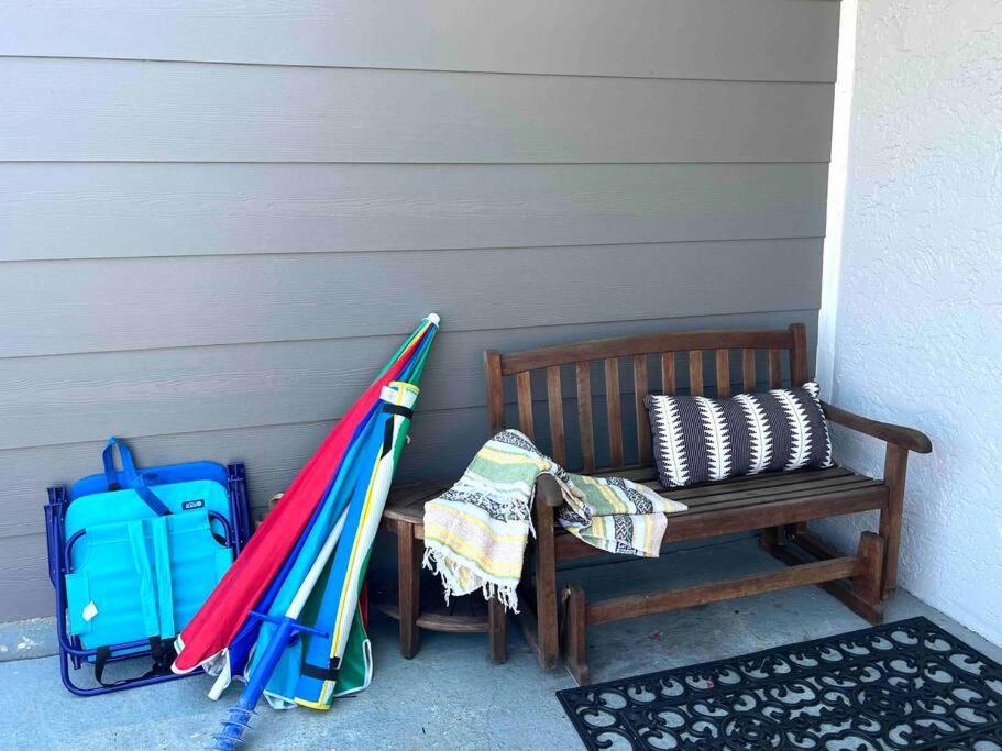 New Listing!!! 4 Min Walk To The Beach! Holiday home Destin