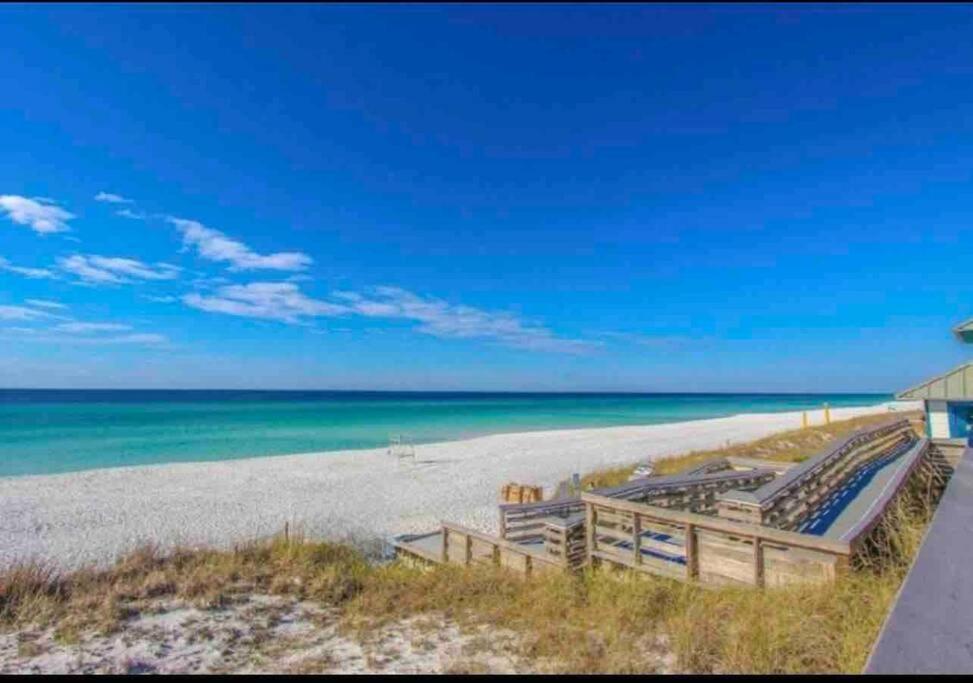 New Listing!!! 4 Min Walk To The Beach! Destin