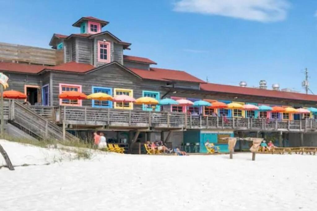 New Listing!!! 4 Min Walk To The Beach! Holiday home *