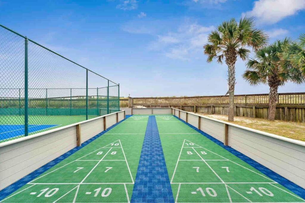 Fun Cozy Retreat! Steps To Beach, Heated Pool & Pickleball *