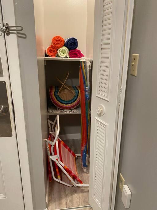Fun Cozy Retreat! Steps To Beach, Heated Pool & Pickleball Destin