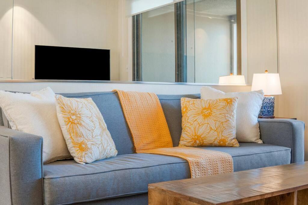 Holiday home Fun Cozy Retreat! Steps To Beach, Heated Pool & Pickleball Destin