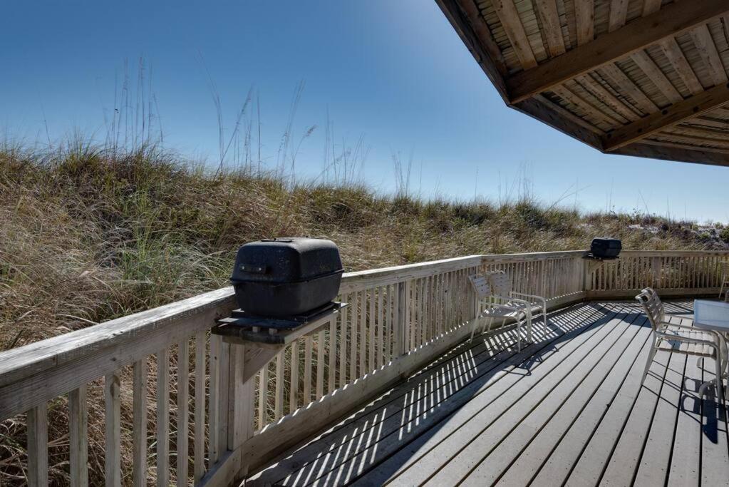 Holiday home Fun Cozy Retreat! Steps To Beach, Heated Pool & Pickleball *