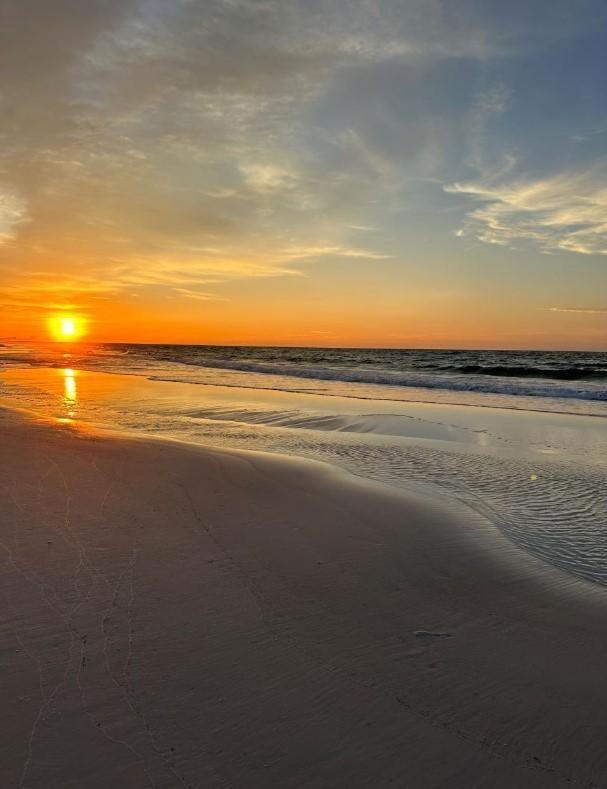 Surf And Racquet Unit 604 Holiday home Destin