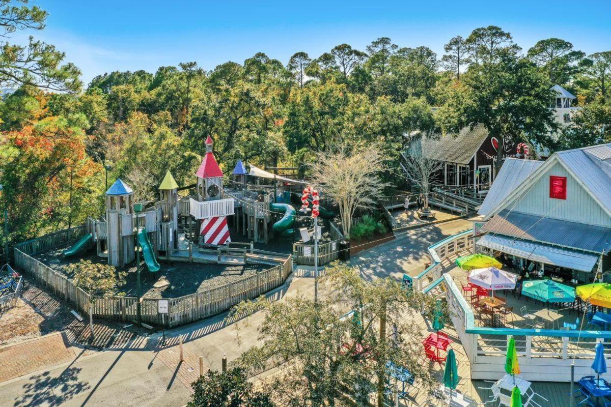 1283 Laurel Grove * Destin