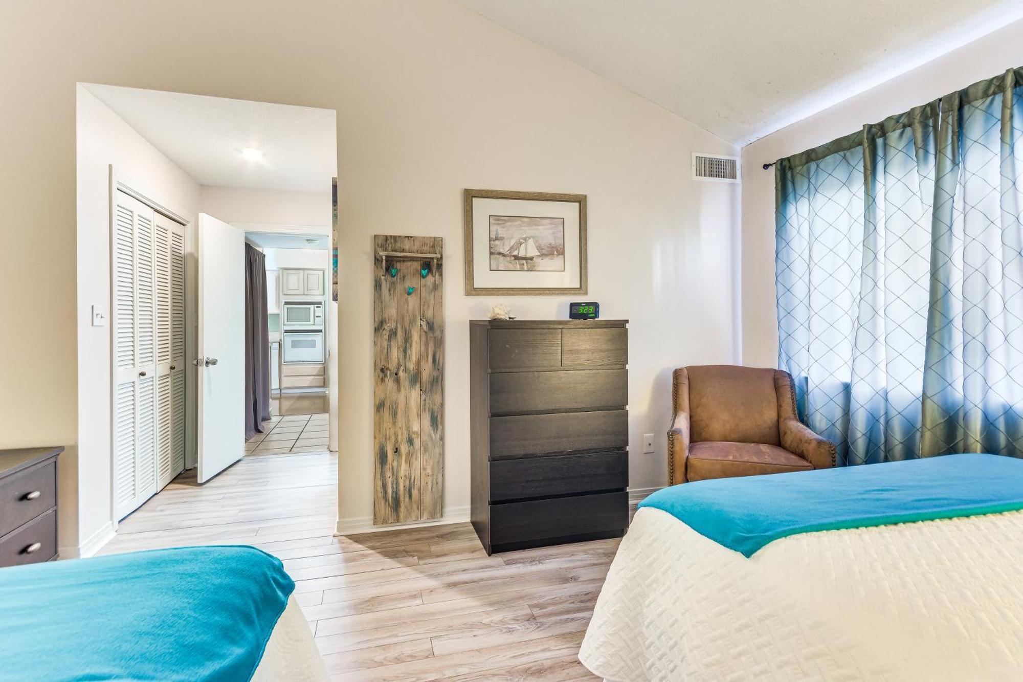 Holiday home Beachfront Townhome With Pool Access