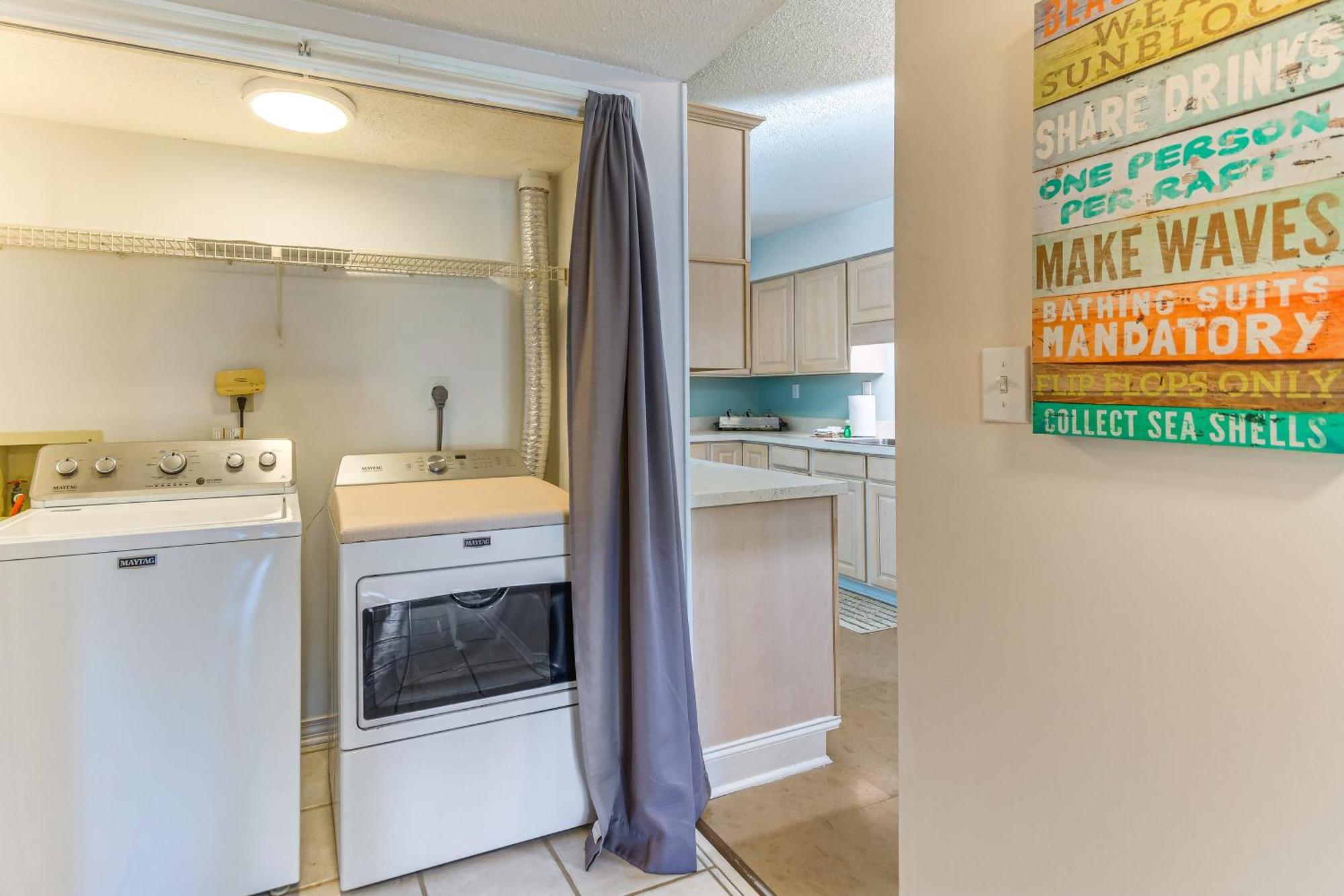 Holiday home Beachfront Townhome With Pool Access *