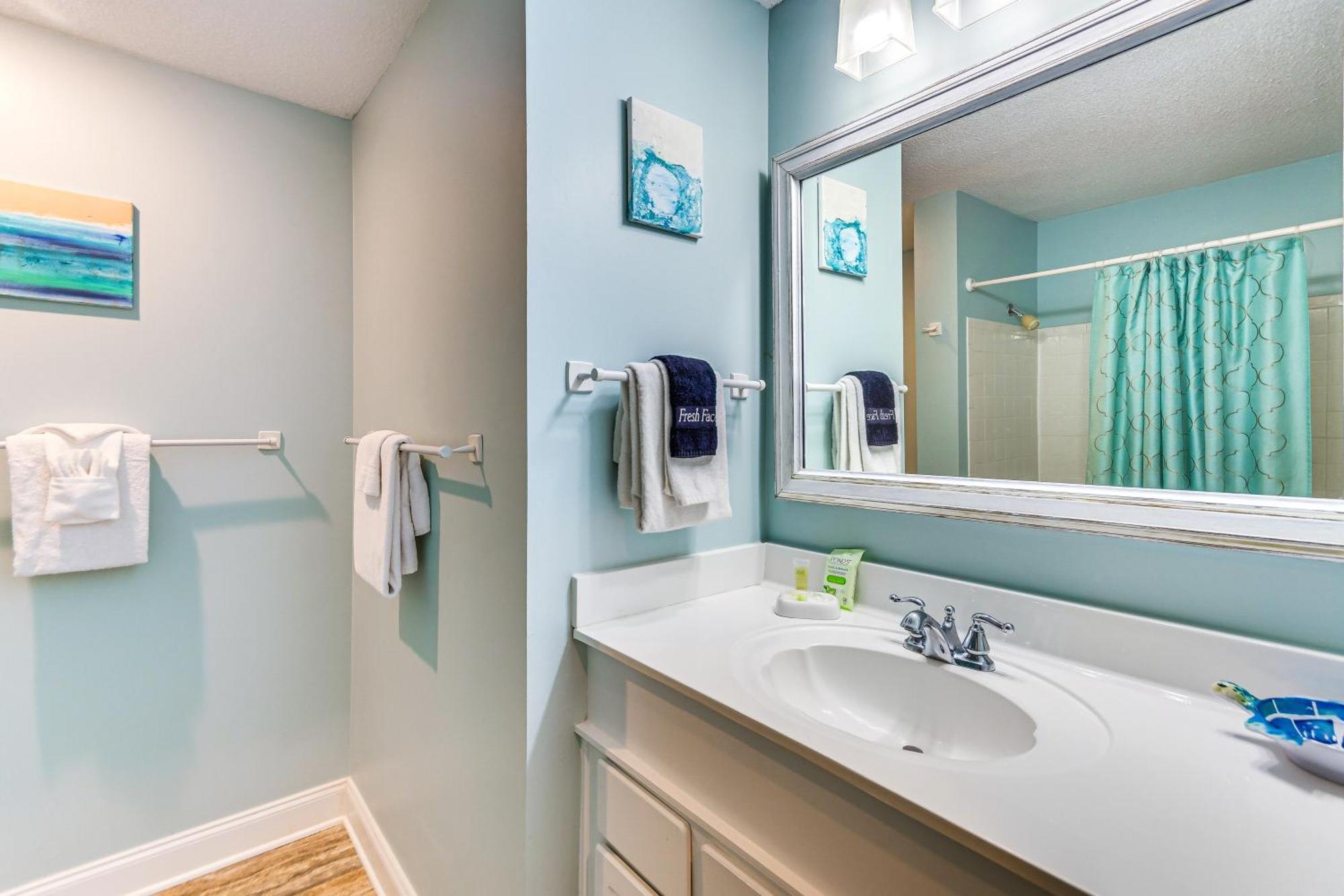 Holiday home Beachfront Townhome With Pool Access