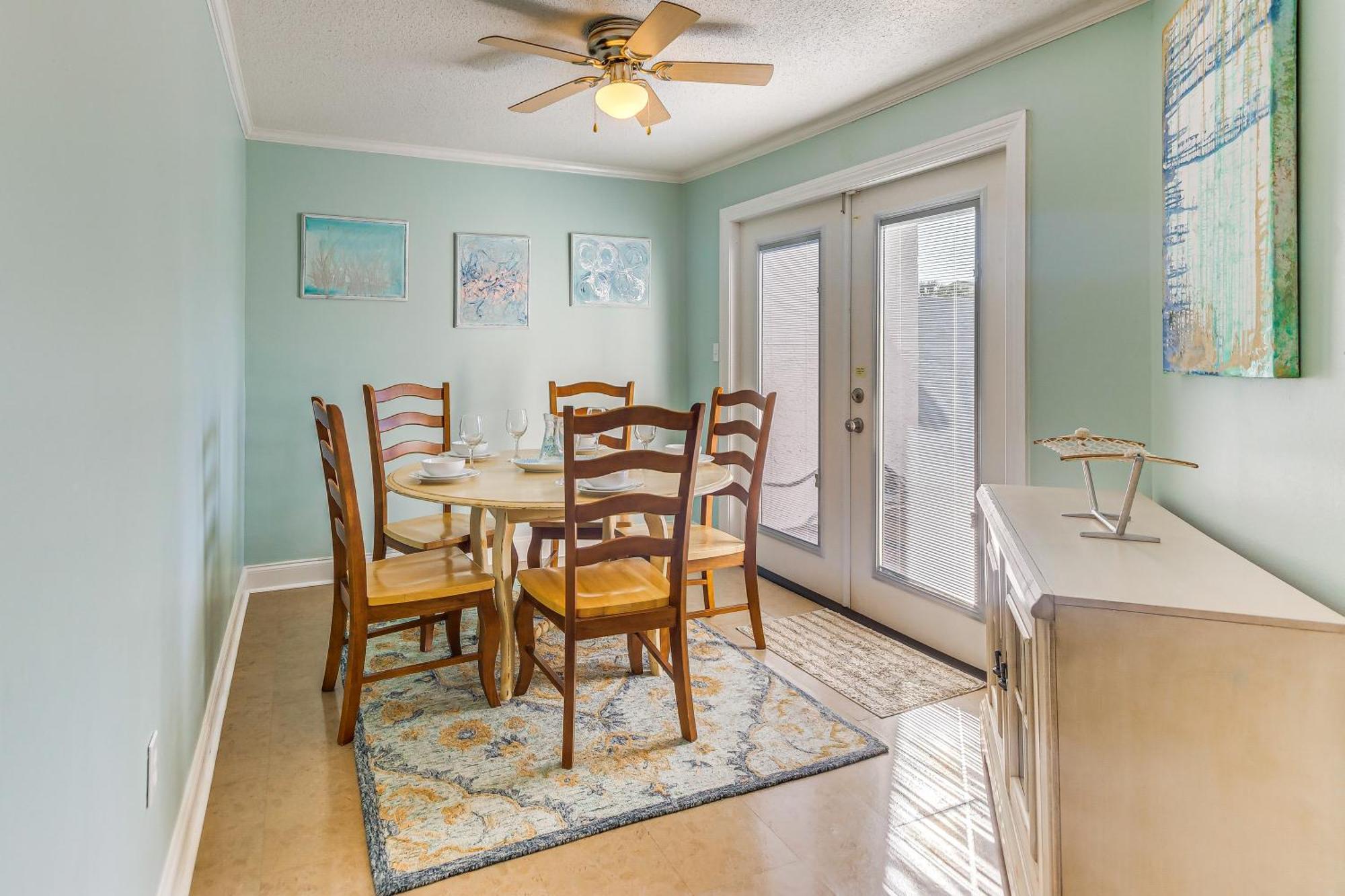 Holiday home Beachfront Townhome With Pool Access Destin