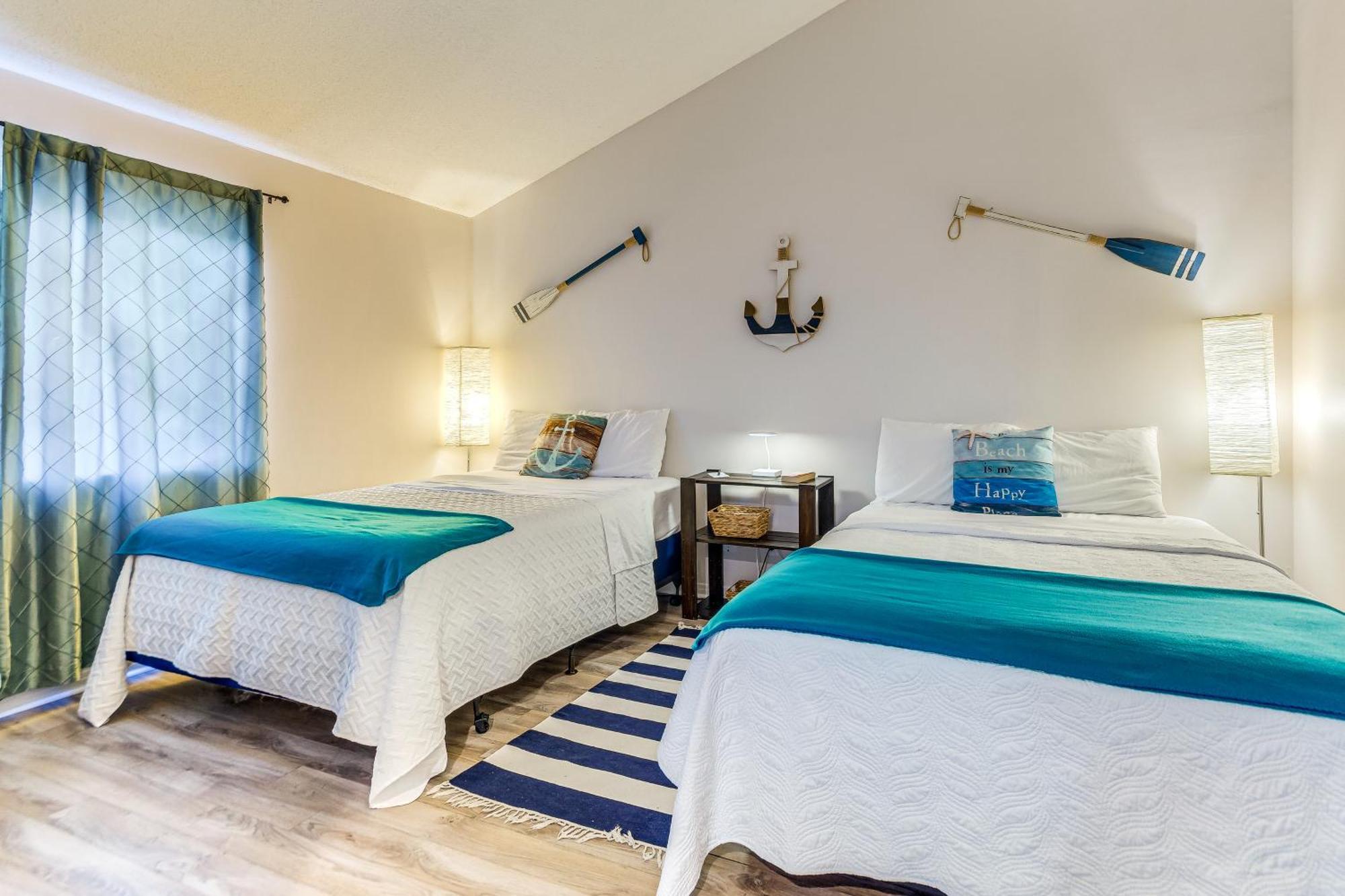Beachfront Townhome With Pool Access *