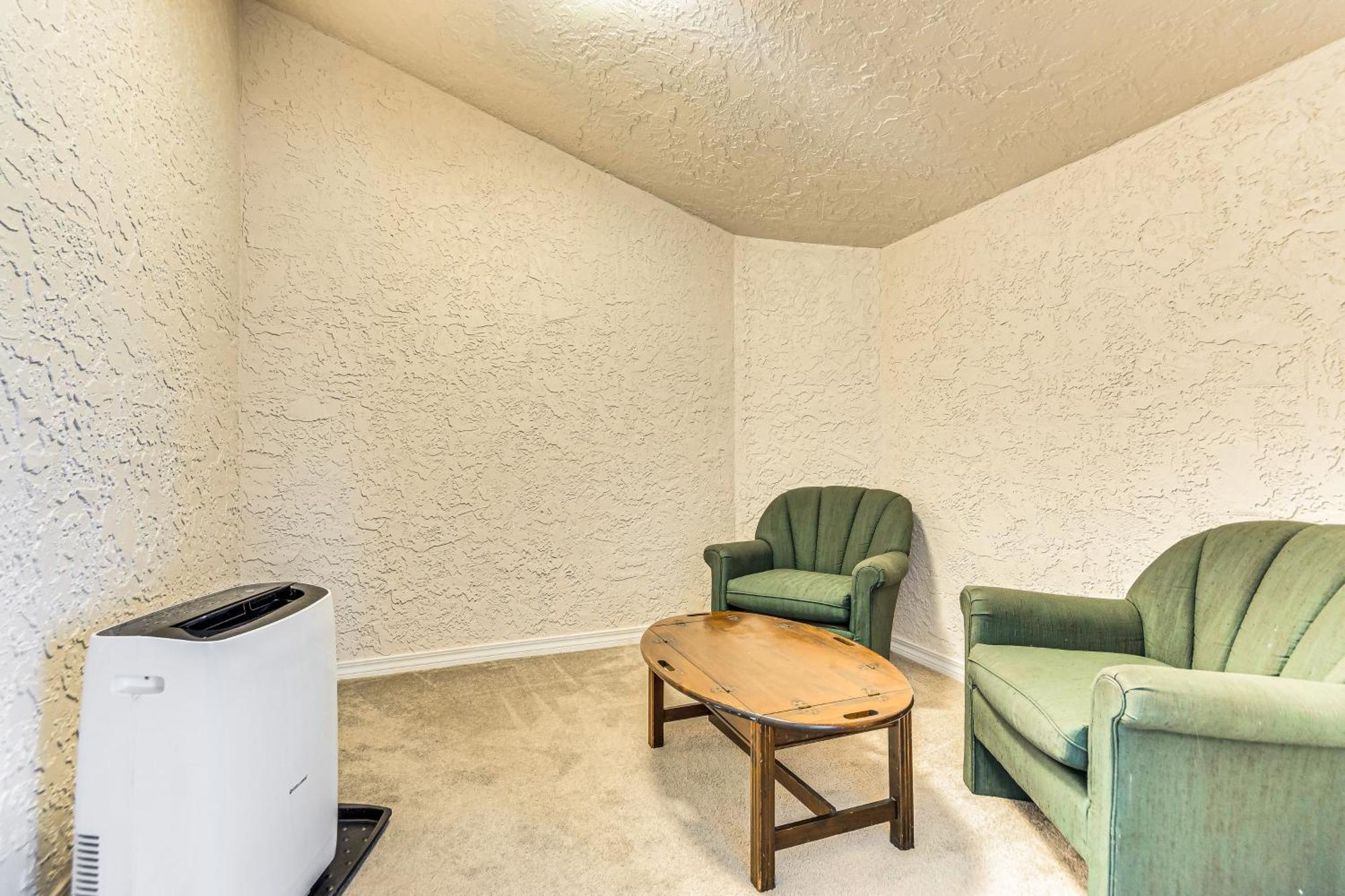 Holiday home Beachfront Townhome With Pool Access *
