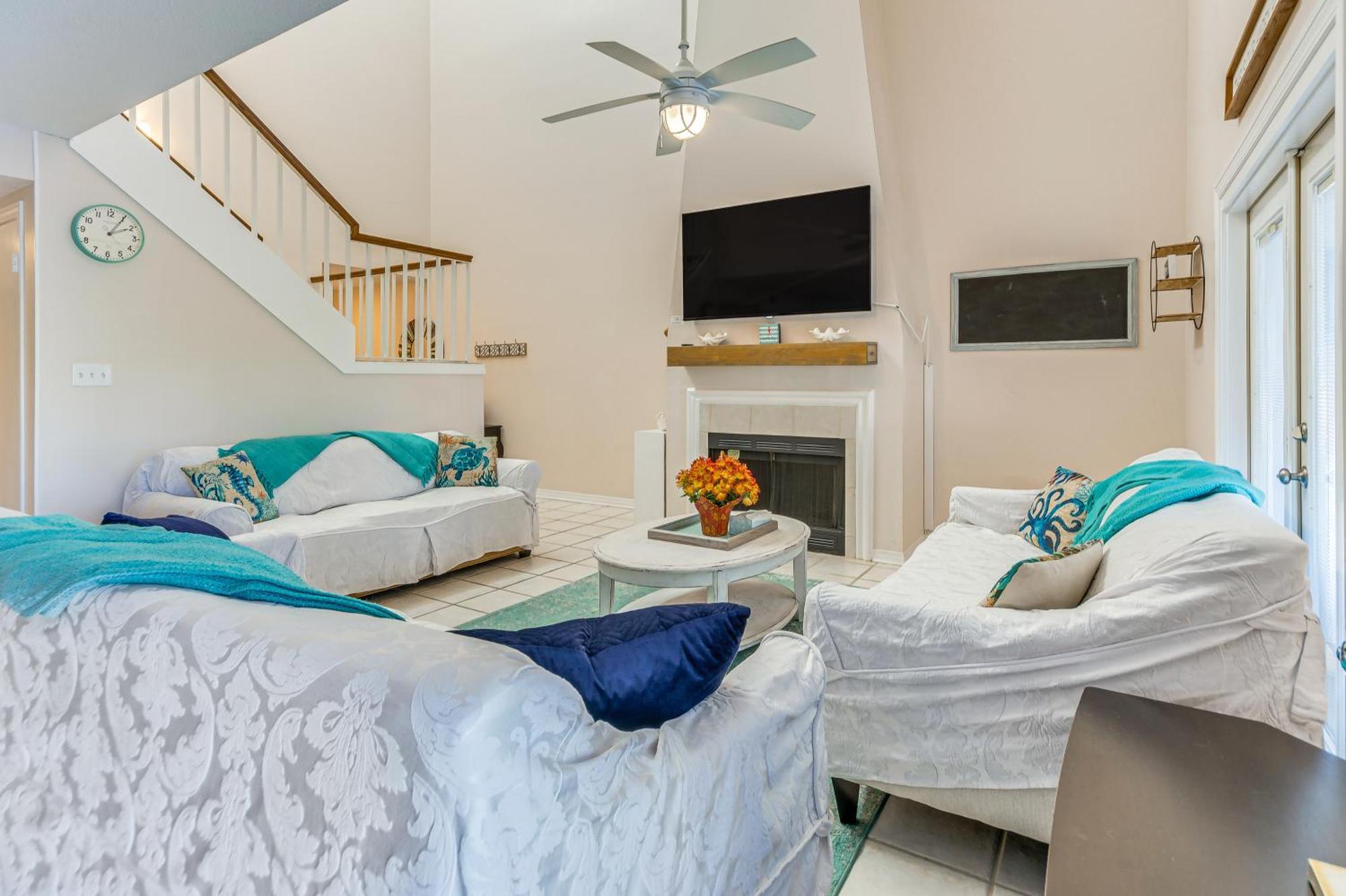 Beachfront Townhome With Pool Access Holiday home