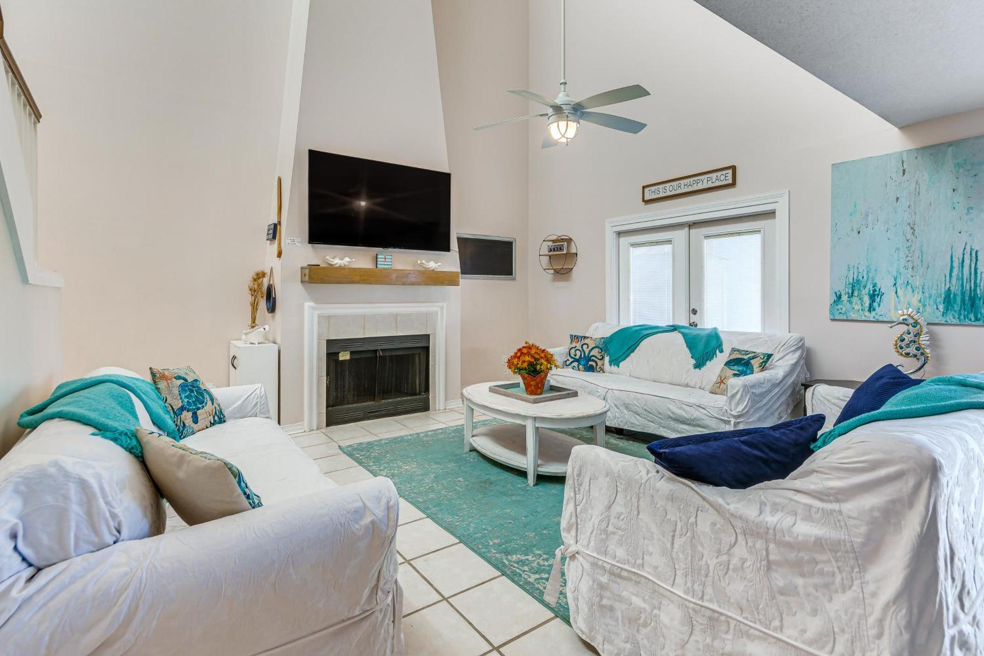 Beachfront Townhome With Pool Access Holiday home *