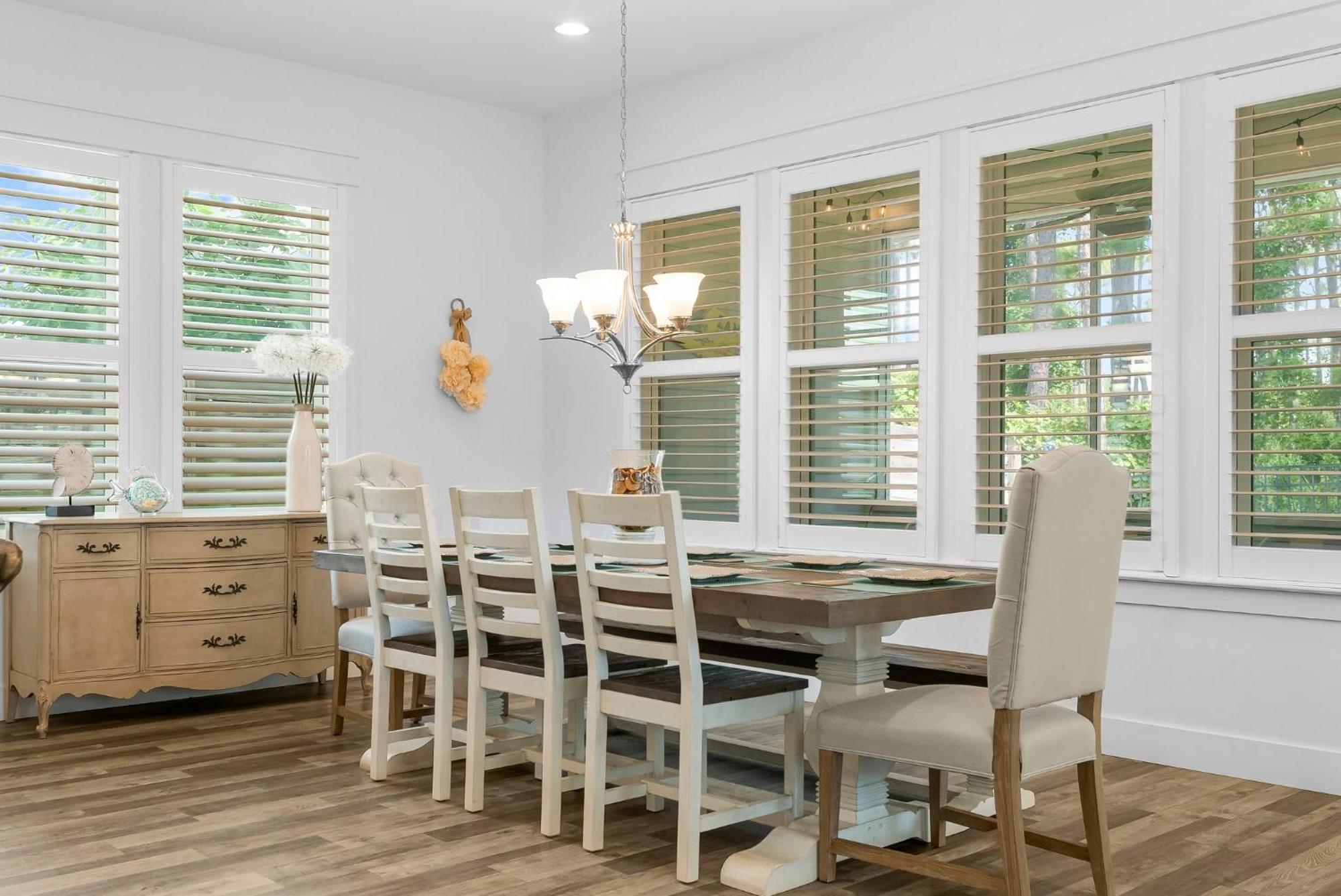 Shore Beats Work With Woodland Setting Holiday home